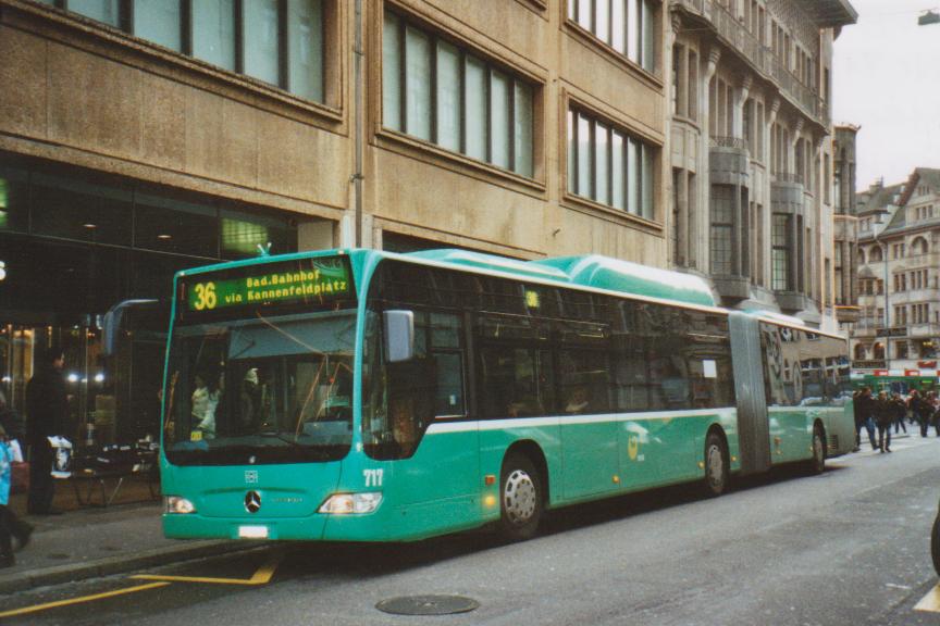 (112'317) - BVB Basel - Nr. 717/BS 6676 - Mercedes am 6. Dezember 2008 in Basel, Schiffl�nde