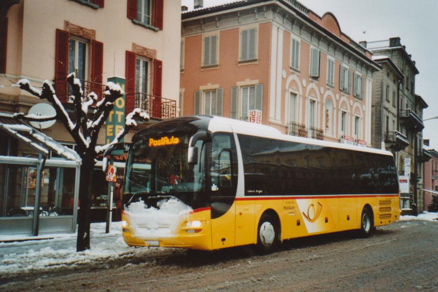 (112'720) - PostAuto Graub�nden - GR 162'996 - MAN am 10. Dezember 2008 beim Bahnhof Bellinzona