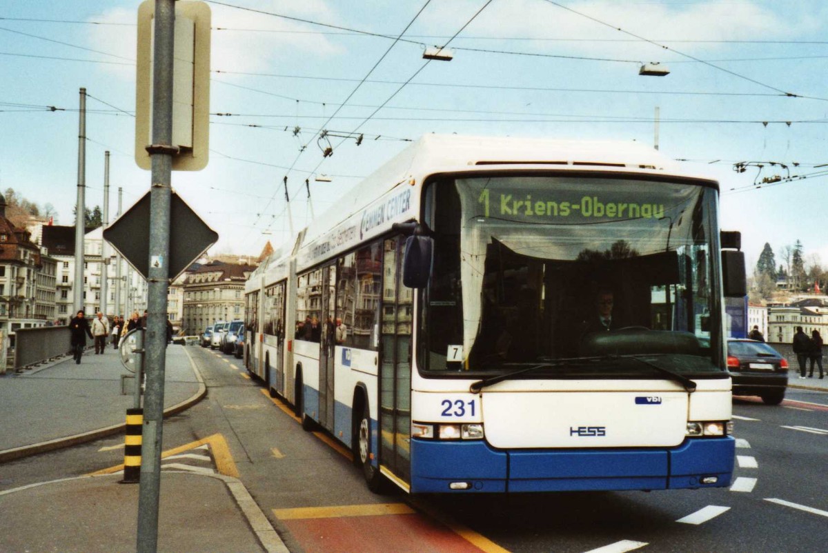 (114'720) - VBL Luzern - Nr. 231 - Hess/Hess Doppelgelenktrolleybus am 7. M�rz 2009 beim Bahnhof Luzern