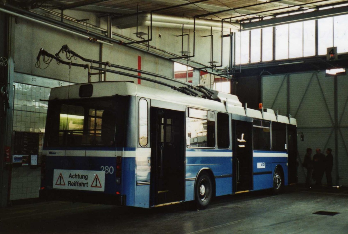 (114'731) - VBL Luzern - Nr. 280 - NAW/R&J-Hess Trolleybus am 7. M�rz 2009 in Luzern, Depot