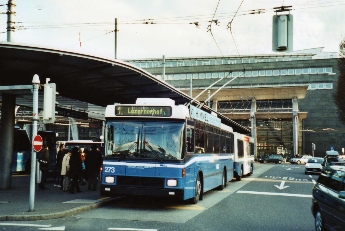 (114'808) - VBL Luzern - Nr. 273 - NAW/R&J-Hess Trolleybus am 7. M�rz 2009 beim Bahnhof Luzern