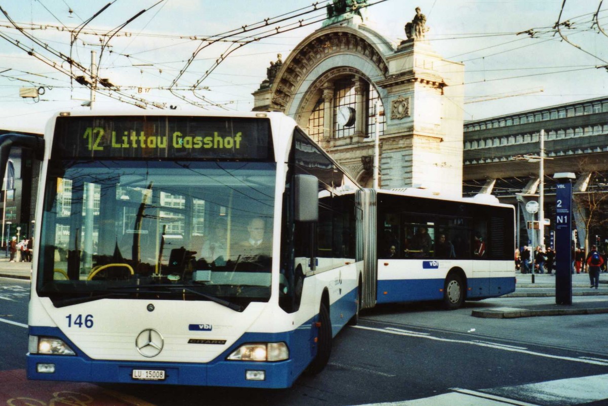 (114'810) - VBL Luzern - Nr. 146/LU 15'008 - Mercedes (ex Heggli, Kriens Nr. 708) am 7. M�rz 2009 beim Bahnhof Luzern