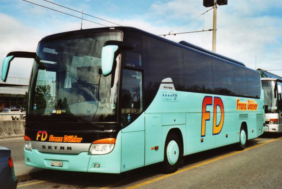 (114'904) - D�hler, Niederuzwil - Nr. 12/SG 173'480 - Setra am 8. M�rz 2009 in Gen�ve, A�roport