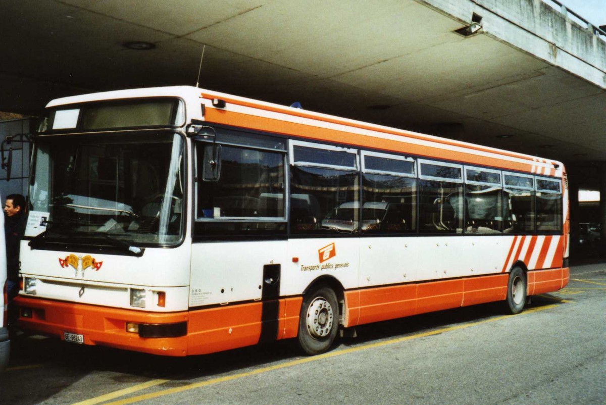 (114'910) - Dupraz, Gen�ve - Nr. 42/GE 96'243 - Renault (ex TPG Gen�ve Nr. 430) am 8. M�rz 2009 in Gen�ve, A�roport