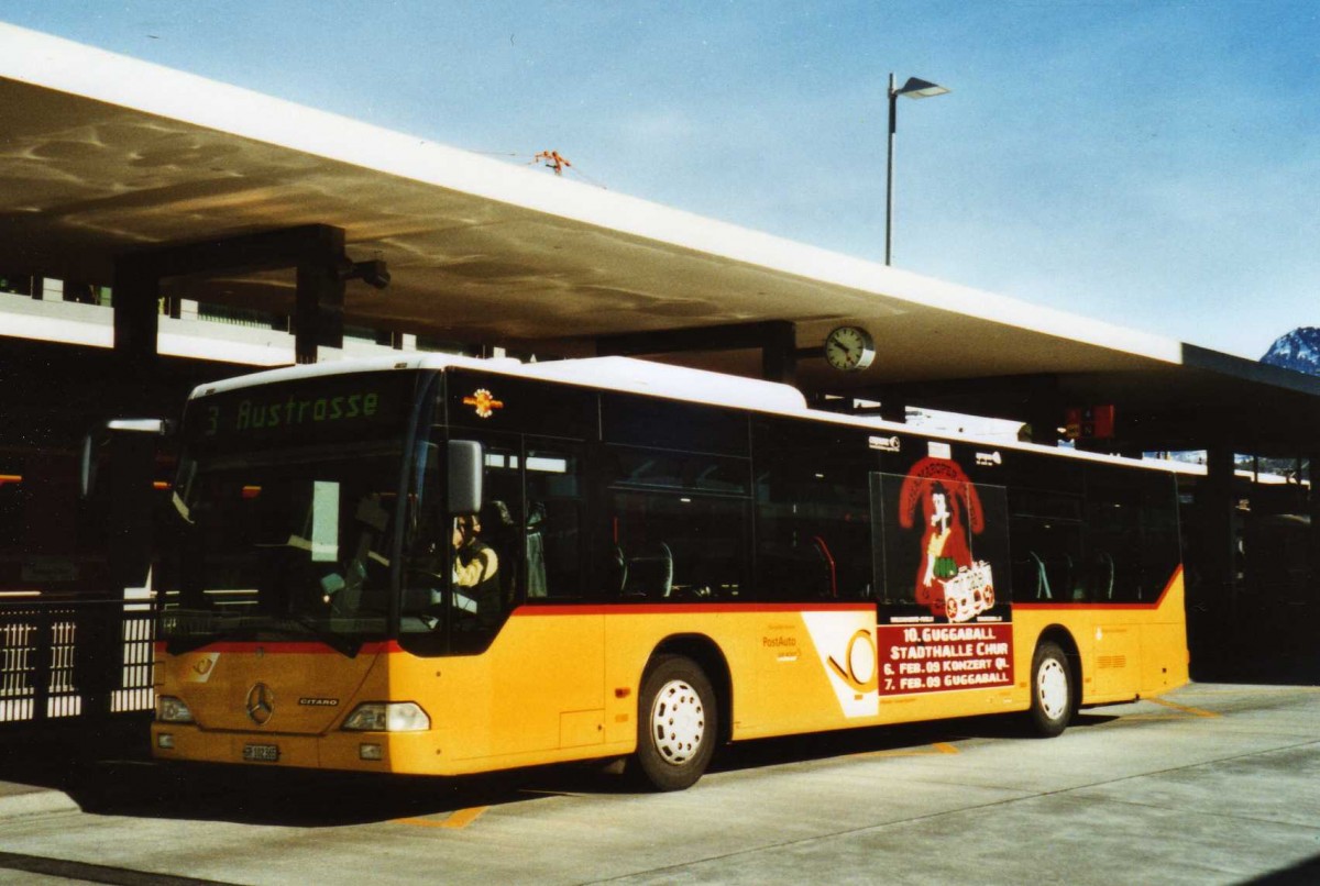 (115'032) - PostAuto Graub�nden - GR 102'365 - Mercedes am 14. M�rz 2009 beim Bahnhof Chur