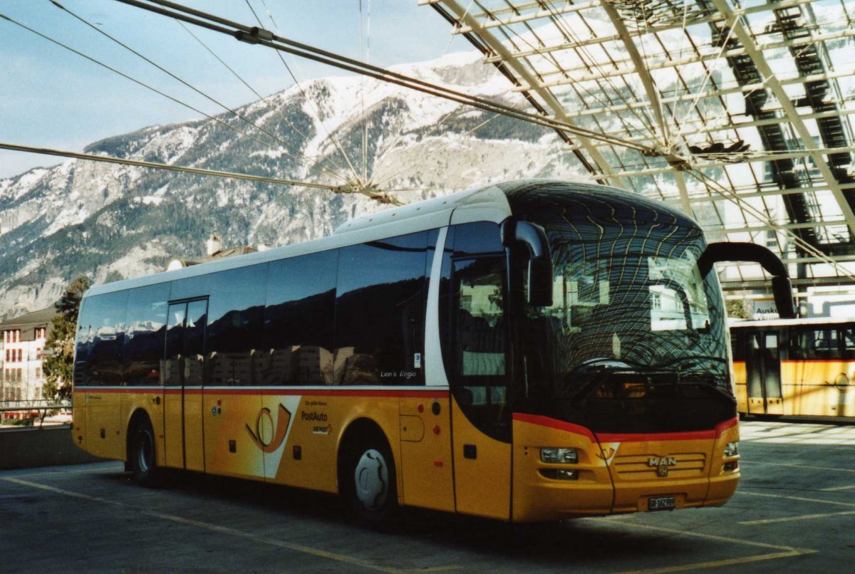 (115'106) - PostAuto Graub�nden - GR 162'989 - MAN am 14. M�rz 2009 in Chur, Postautostation