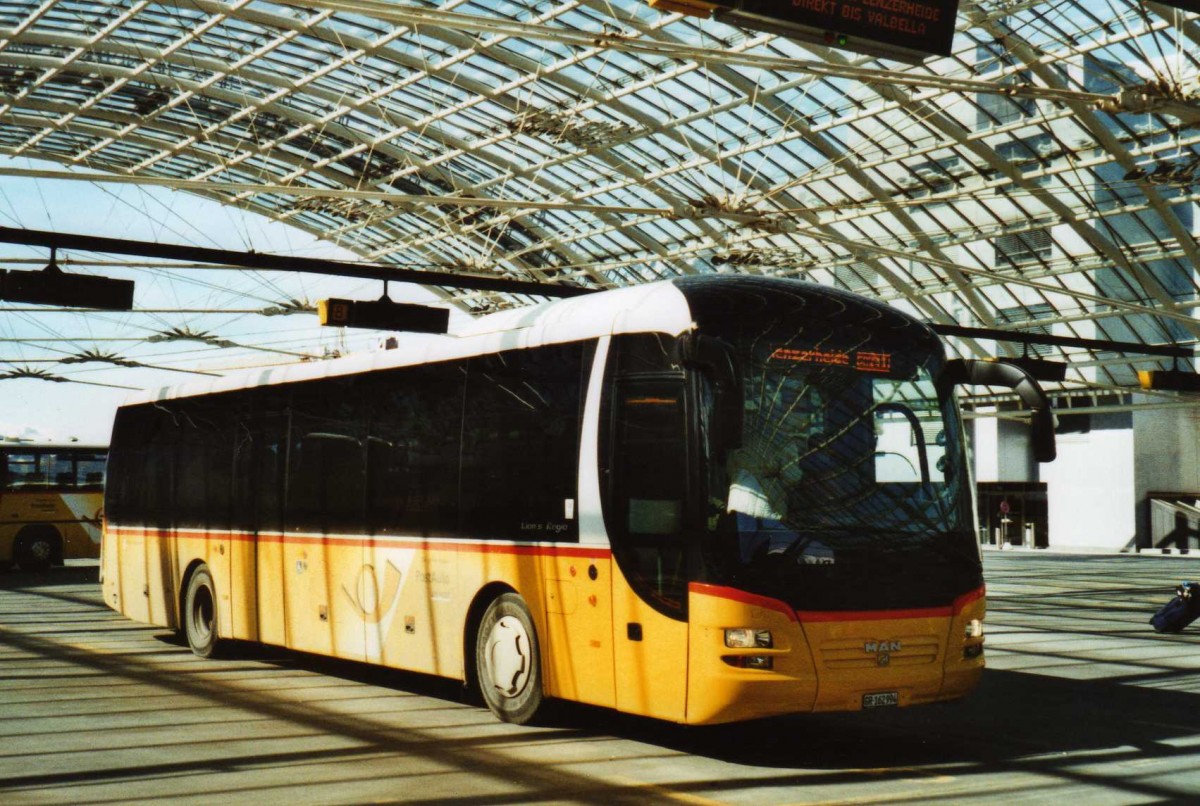 (115'110) - PostAuto Graub�nden - GR 162'994 - MAN am 14. M�rz 2009 in Chur, Postautostation