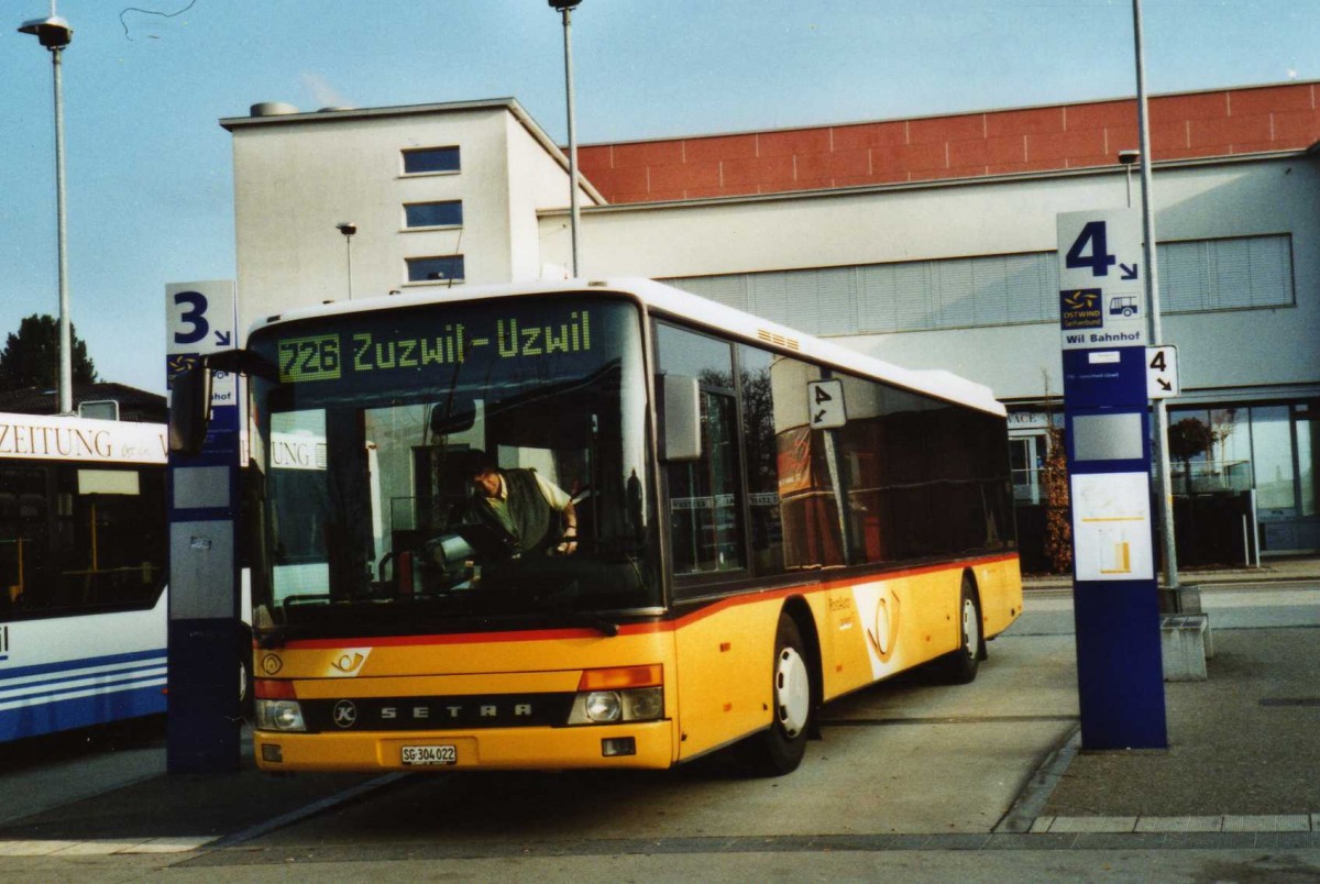 (115'329) - Schmidt, Jonschwil - SG 304'022 - Setra (ex Casutt, Gossau; ex PostAuto St. Gallen-Appenzell; ex P 25'802) am 18. M�rz 2009 beim Bahnhof Wil 