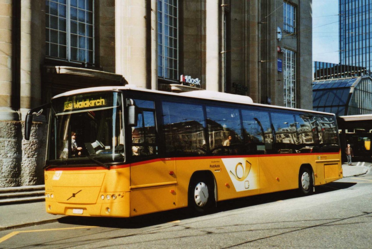 (115'411) - Casutt, Gossau - SG 14'677 - Volvo am 18. M�rz 2009 beim Bahnhof St. Gallen