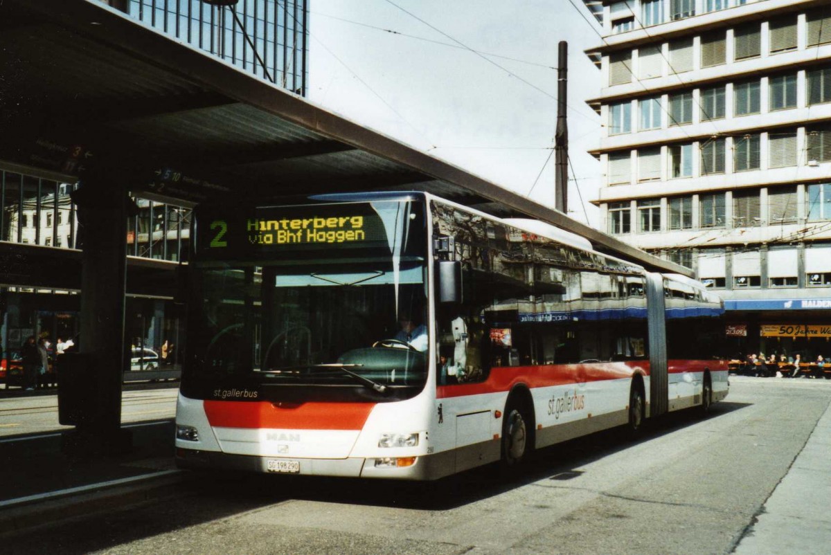 (115'430) - St. Gallerbus, St. Gallen - Nr. 290/SG 198'290 - MAN am 18. M�rz 2009 beim Bahnhof St. Gallen