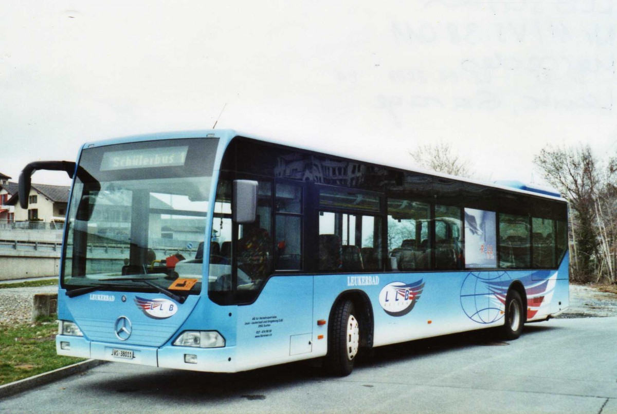 (115'526) - LLB Susten - Nr. 11/VS 38'011 - Mercedes (ex Deutschland) am 30. M�rz 2009 in Leuk, Garage