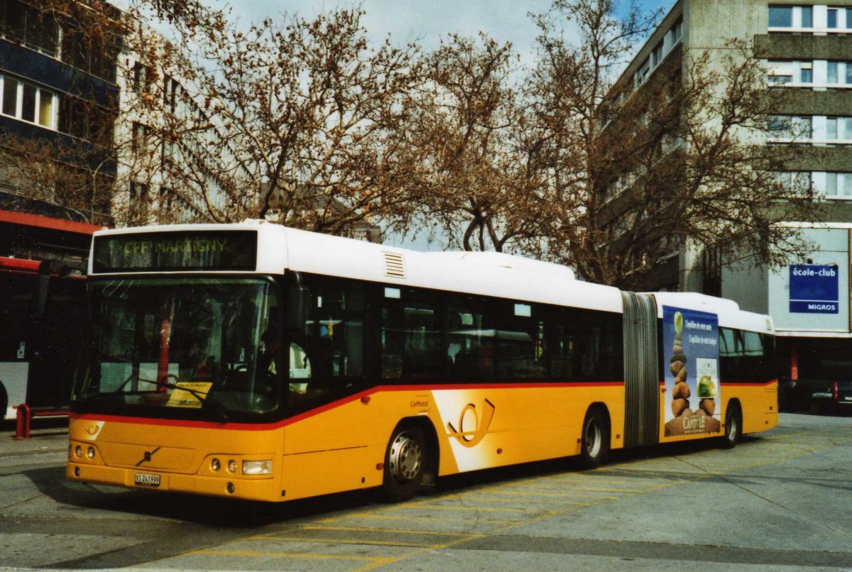 (115'713) - PostAuto Wallis - Nr. 13/VS 243'999 - Volvo (ex P 27'002) am 30. M�rz 2009 beim Bahnhof Sion