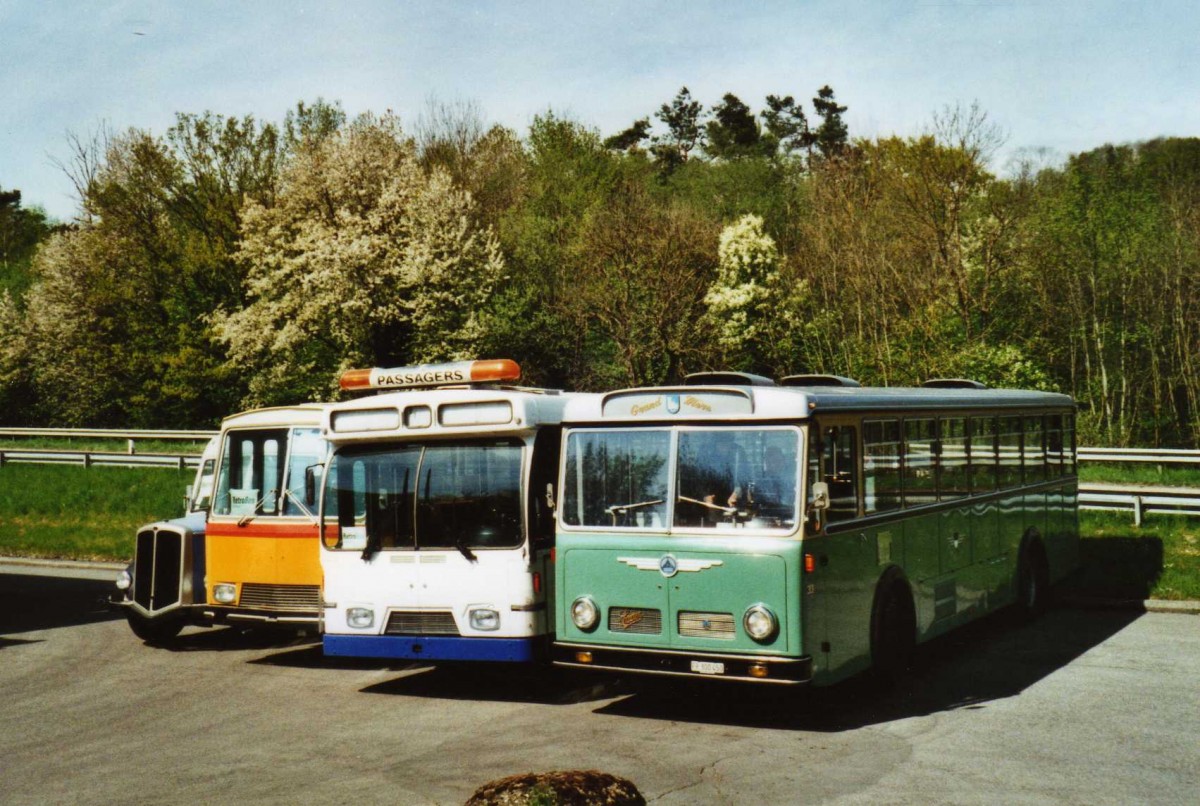 (116'121) - Oldtimer Club 33, Tafers - Nr. 33/FR 300'450 - Saurer/Hess (ex GFM Fribourg Nr. 33) am 25. April 2009 in Bressonnaz, R�trobus