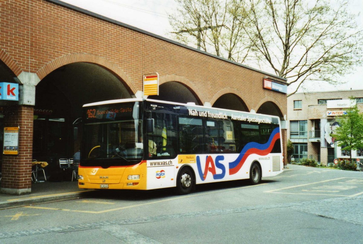 (116'207) - Lengacher, M�nsingen - Nr. 6/BE 382'422 - MAN/G�ppel am 26. April 2009 beim Bahnhof M�nsingen