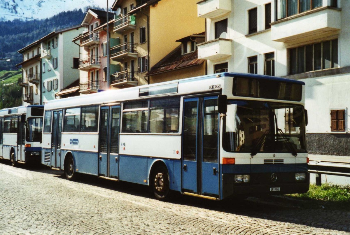 (116'230) - Meyer, G�schenen - UR 9345 - Mercedes (ex Gut, Binz Nr. 18) am 30. April 2009 beim Bahnhof Airolo