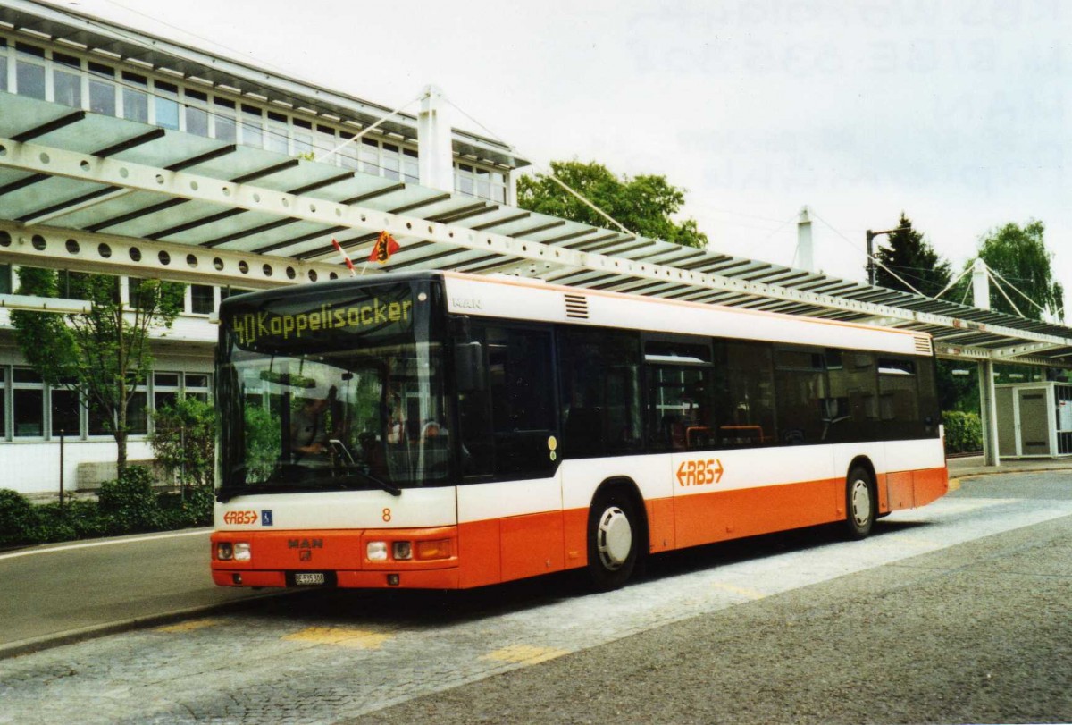 (116'410) - RBS Worblaufen - Nr. 8/BE 535'308 - MAN am 9. Mai 2009 beim Bahnhof Papierm�hle