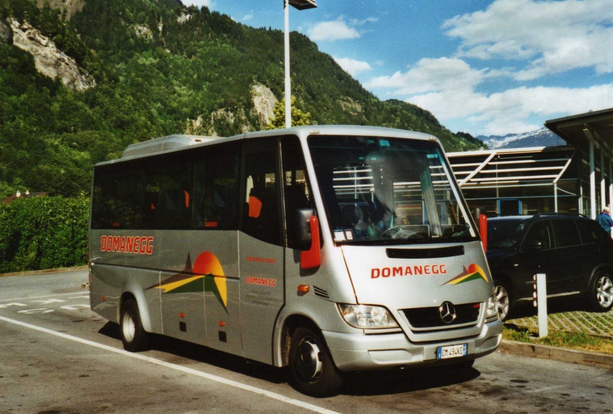 (117'107) - Aus Italien: Domanegg, Jenesien - CM-494 KE - Mercedes/Sitcar am 29. Mai 2009 in Innerbraz, Rastst�tte