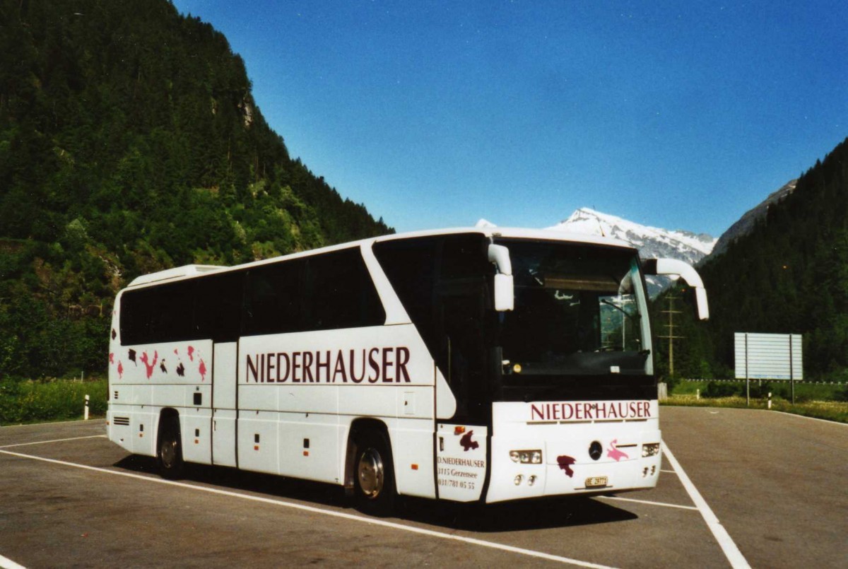 (117'109) - Niederhauser, Gerzensee - BE 29'771 - Mercedes am 1. Juni 2009 in Ambr�-Piotta, Rastst�tte