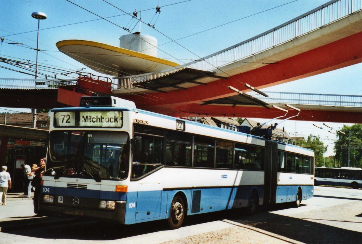 (117'734) - VBZ Z�rich - Nr. 104 - Mercedes Gelenktrolleybus am 17. Juni 2009 in Z�rich, Bucheggplatz