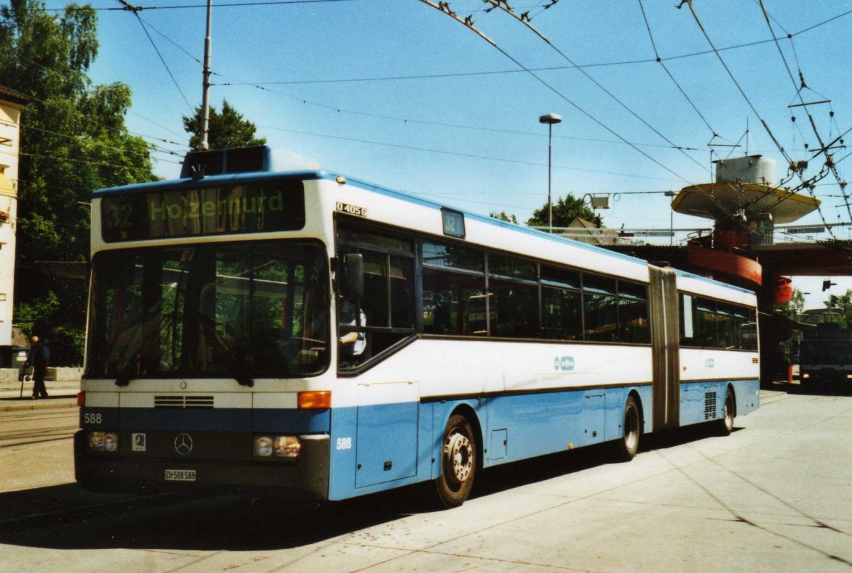 (117'810) - VBZ Z�rich - Nr. 588/ZH 588'588 - Mercedes am 17. Juni 2009 in Z�rich, Bucheggplatz