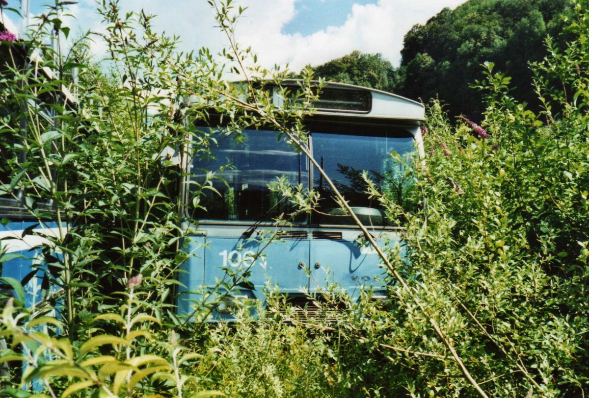 (117'920) - VBL Luzern - Nr. 106 - Volvo/Hess am 4. Juli 2009 in N�fels 