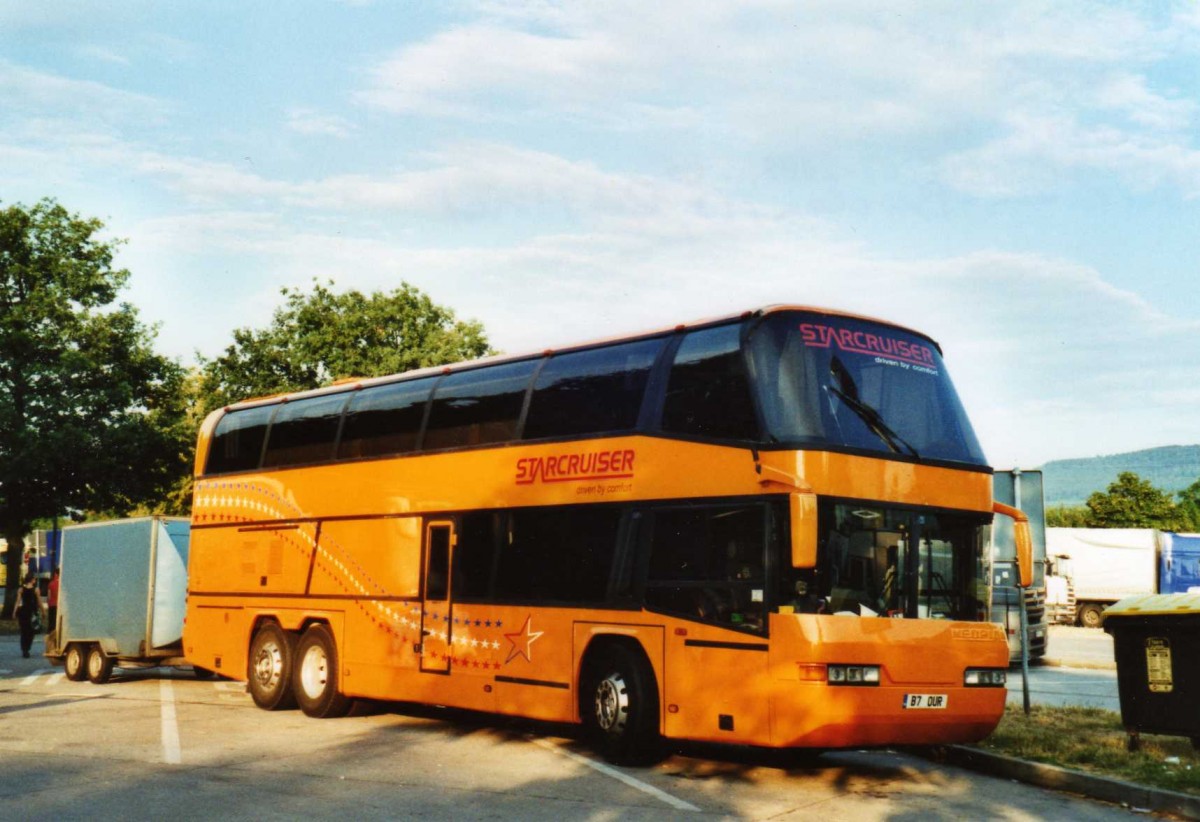 (117'935) - Aus England: Starcruiser - B7 OUR - Neoplan am 4. Juli 2009 in Baden-Baden, Rastst�tte