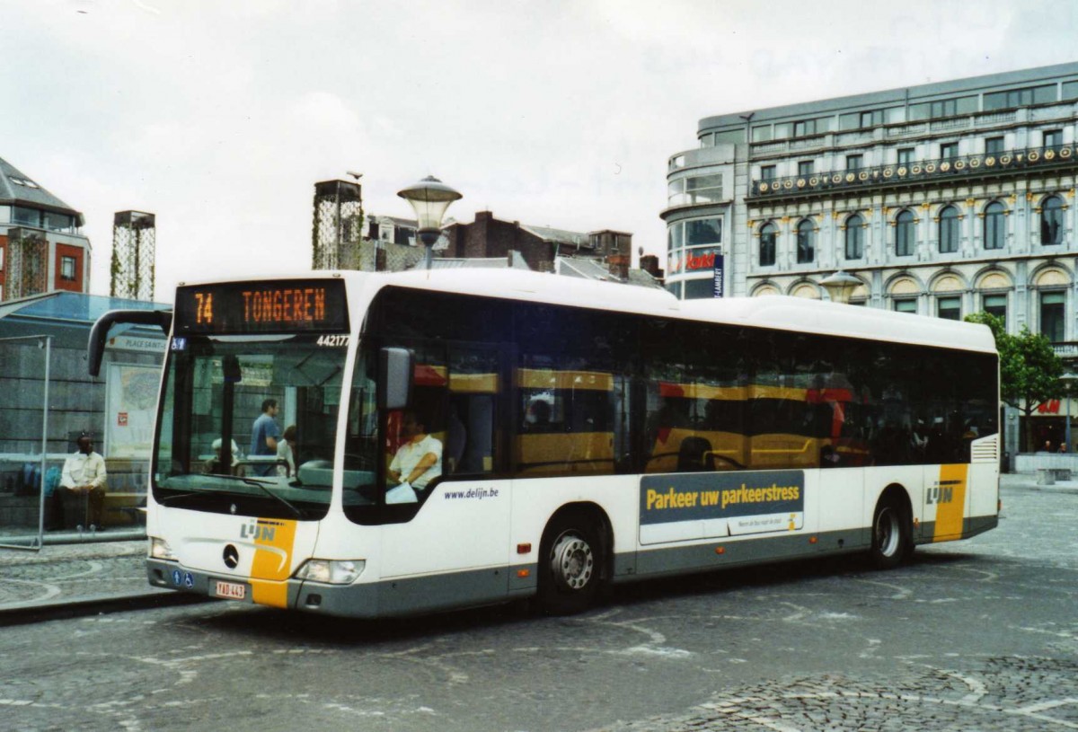 (118'703) - De Lijn, Mechelen - Nr. 442'177/YAD-443 - Mercedes am 8. Juli 2009 in Li�ge, Place Saint-Laurent
