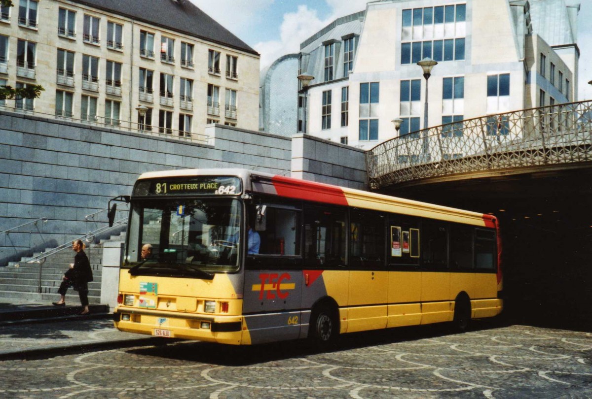 (118'722) - TEC Li�ge - Nr. 5.642/526-AJU - Renault am 8. Juli 2009 in Li�ge, Place Saint-Laurent