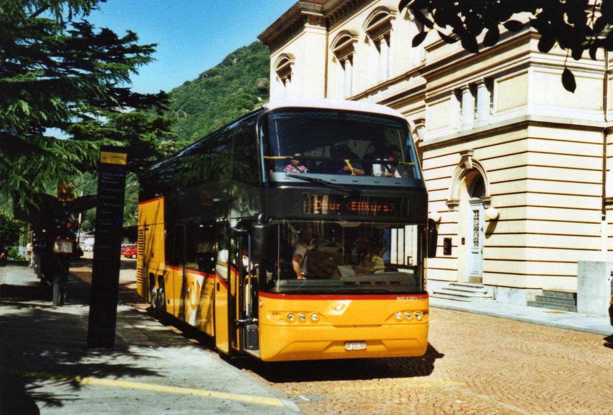 (119'315) - PostAuto Graub�nden - GR 102'368 - Neoplan am 26. Juli 2009 beim Bahnhof Bellinzona