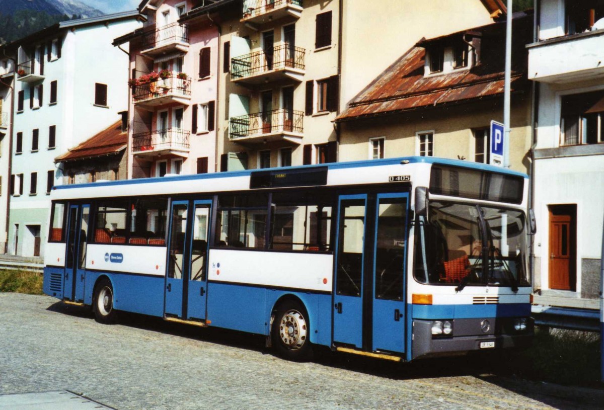 (120'937) - Meyer, G�schenen - UR 9346 - Mercedes (ex Gut, Binz Nr. 19) am 12. September 2009 beim Bahnhof Airolo