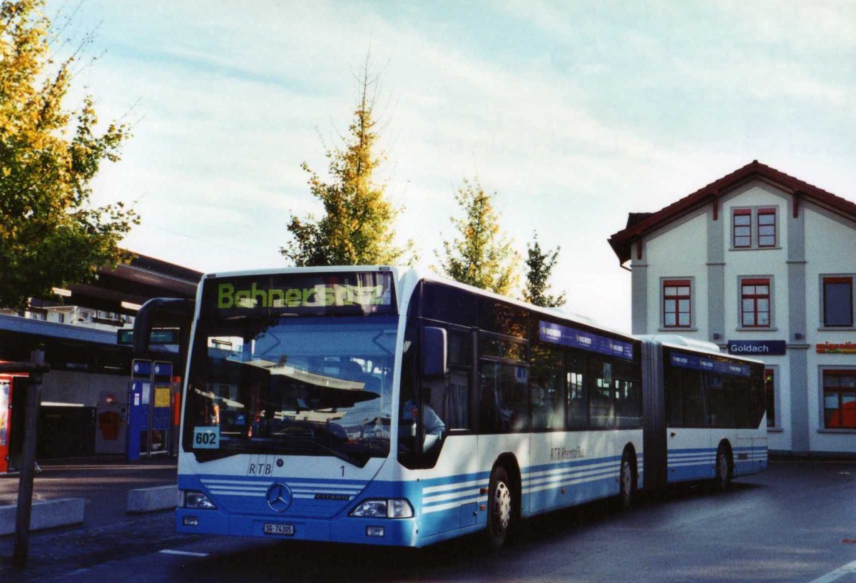(121'701) - RTB Altst�tten - Nr. 1/SG 74'305 - Mercedes am 24. Oktobr 2009 beim Bahnhof Goldach