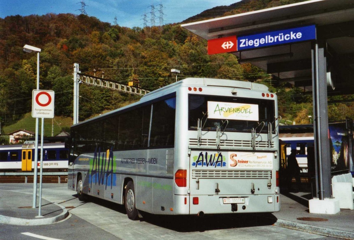 (121'729) - AWA Amden - Nr. 8/SG 39'008 - Mercedes am 24. Oktober 2009 beim Bahnhof Ziegelbr�cke