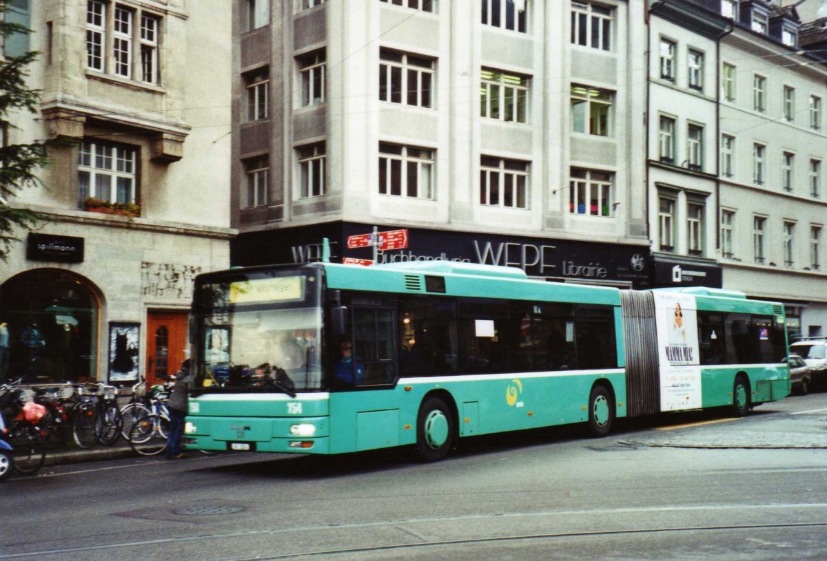 (122'106) - BVB Basel - Nr. 754/BS 3254 - MAN am 17. November 2009 in Basel, Schiffl�nde