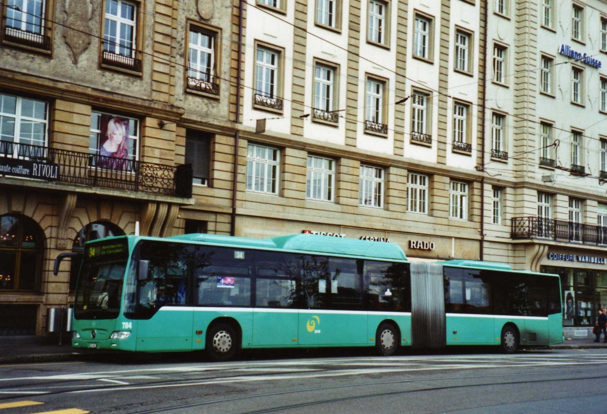 (122'120) - BVB Basel - Nr. 704/BS 6663 - Mercedes am 17. November 2009 in Basel, Schiffl�nde
