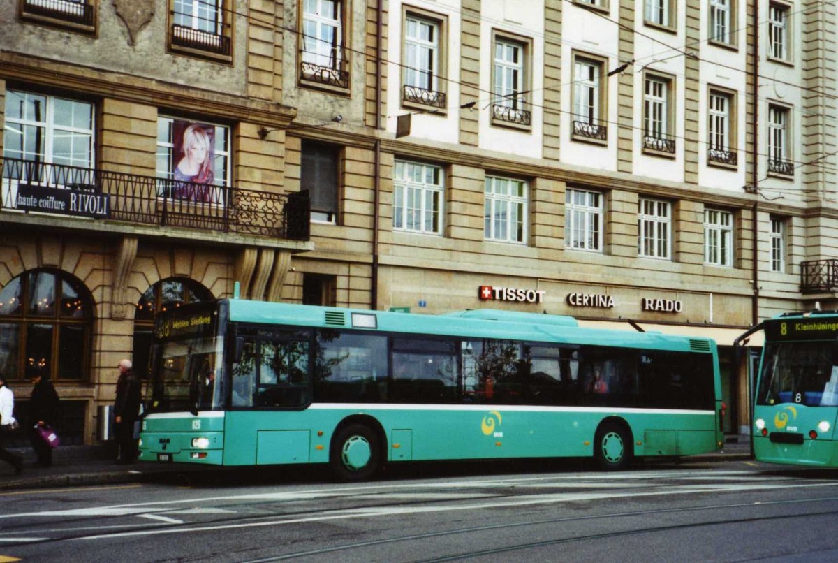 (122'123) - BVB Basel - Nr. 826/BS 2826 - MAN am 17. November 2009 in Basel, Schiffl�nde