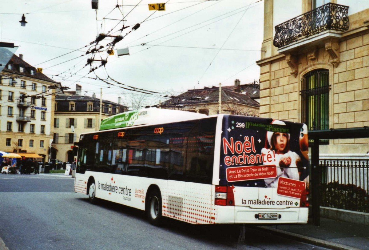 (122'520) - TN Neuch�tel - Nr. 299/NE 74'299 - MAN am 5. Dezember 2009 in Neuch�tel, Place Pury