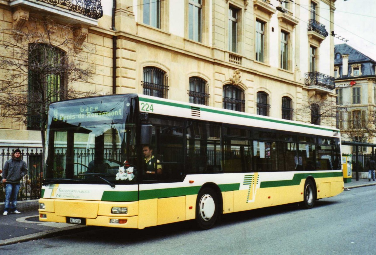 (122'526) - TN Neuch�tel - Nr. 224/NE 32'124 - MAN am 5. Dezember 2009 in Neuch�tel, Place Pury