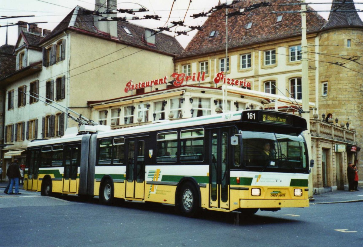 (122'532) - TN Neuch�tel - Nr. 161 - FBW/Hess Gelenktrolleybus am 5. Dezember 2009 in Neuch�tel, Place Pury