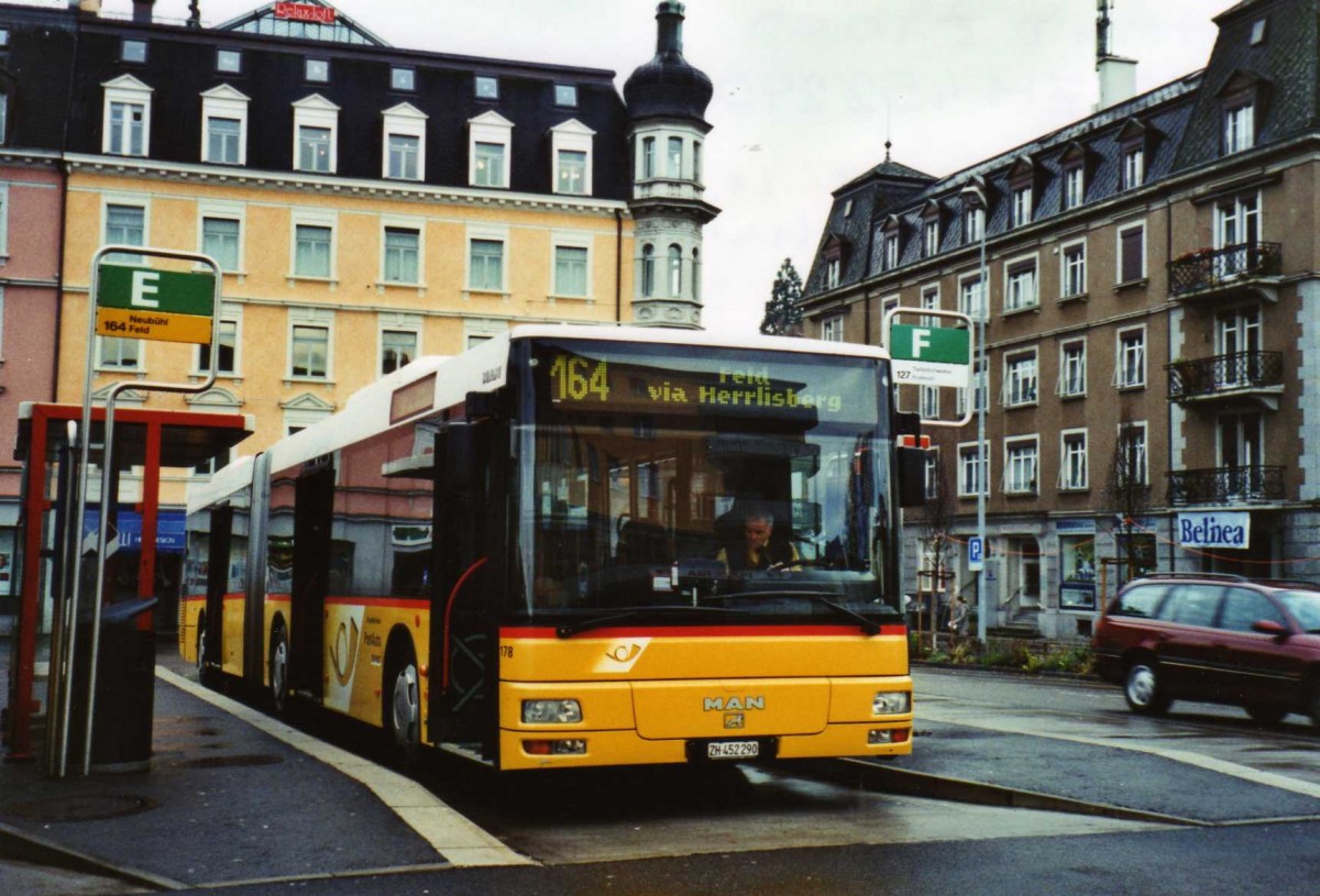(122'722) - PostAuto Z�rich - Nr. 178/ZH 452'290 - MAN am 10. Dezember 2009 beim Bahnhof W�denswil