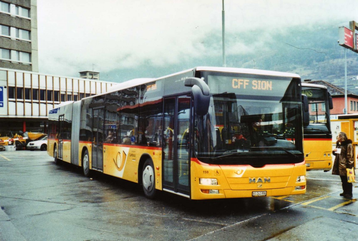 (122'810) - Buchard, Leytron - Nr. 159/VS 241'996 - MAN am 12. Dezember 2009 beim Bahnhof Sion