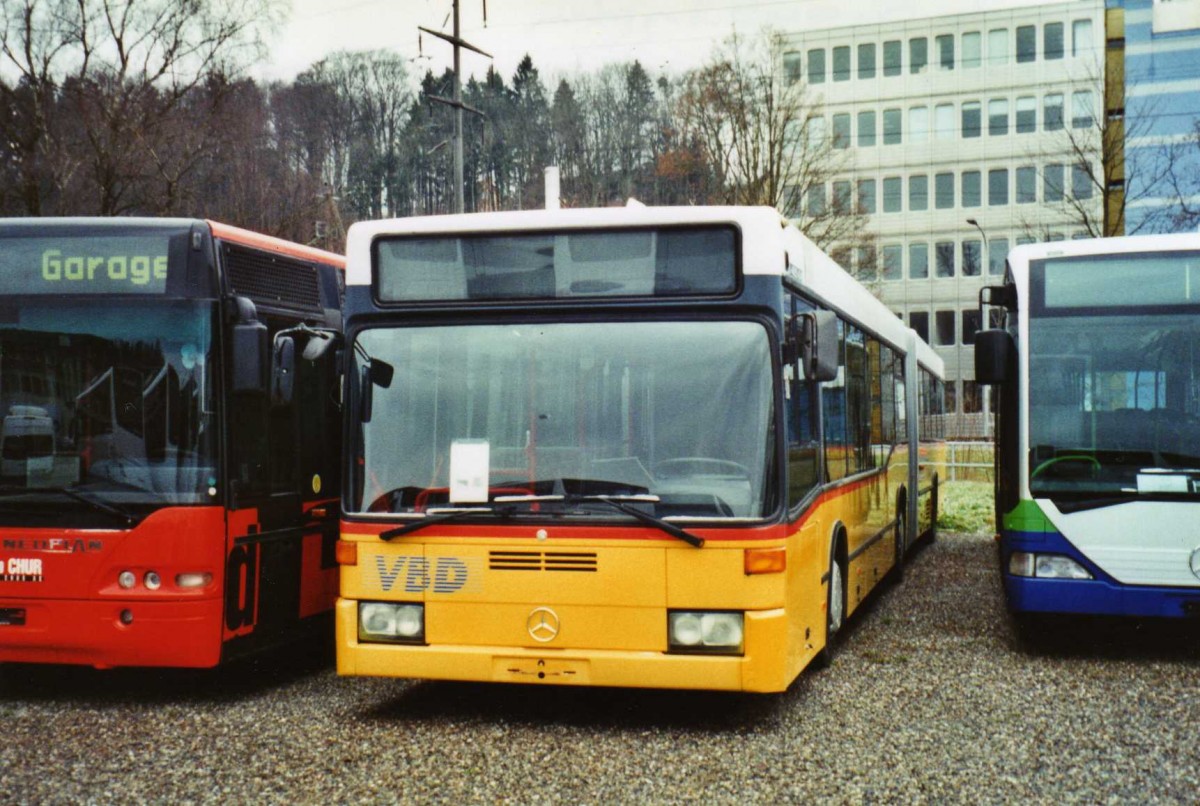 (122'907) - PostAuto Graub�nden - Mercedes (ex P 27'728) am 13. Dezember 2009 in Kloten, EvoBus