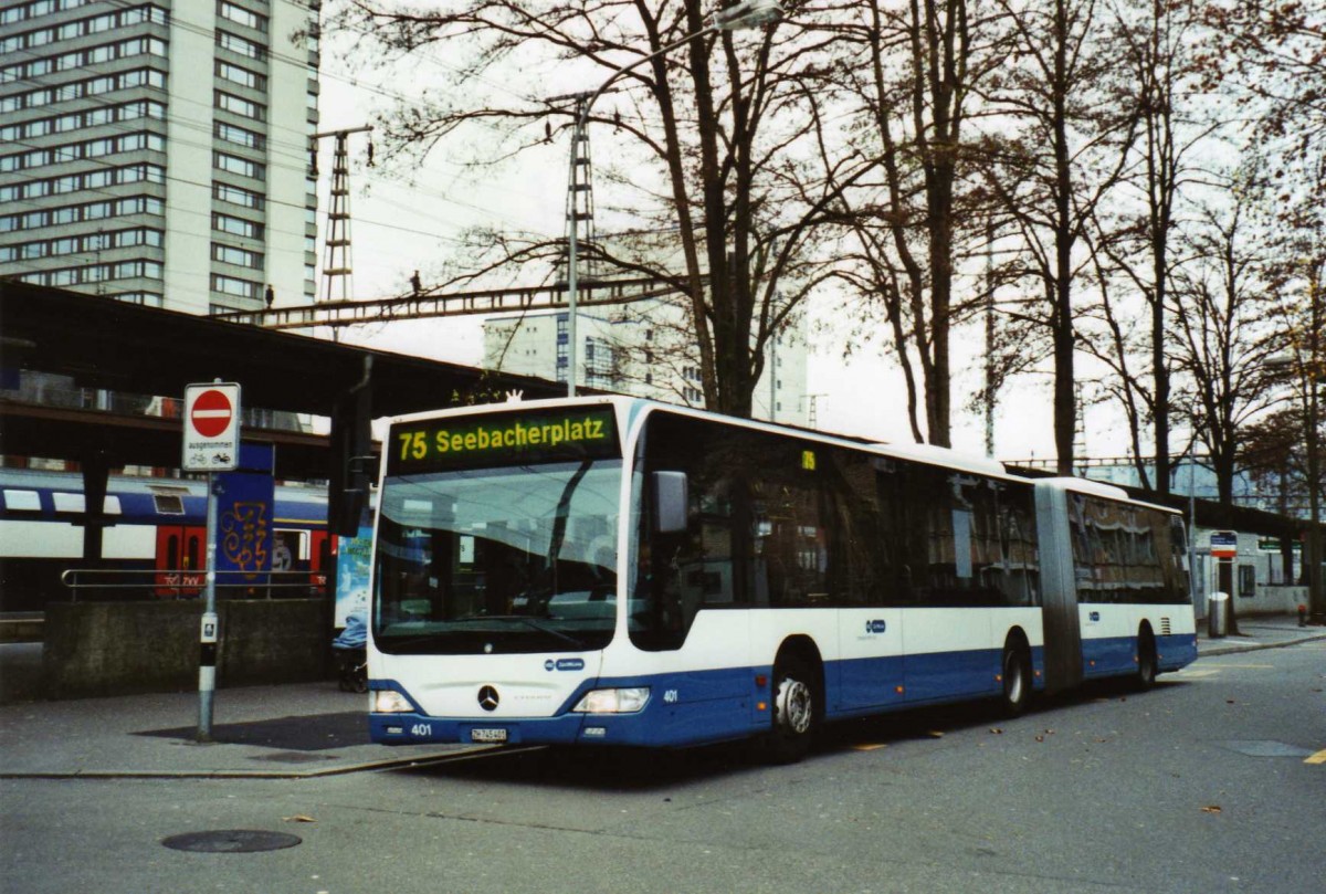 (122'922) - VBZ Z�rich - Nr. 401/ZH 745'401 - Mercedes am 13. Dezember 2009 beim Bahnhof Z�rich-Oerlikon