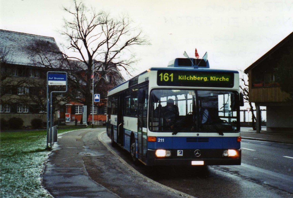 (123'018) - VBZ Z�rich - Nr. 211/ZH 588'211 - Mercedes am 13. Dezember 2009 in Kilchberg, Auf Brunnen