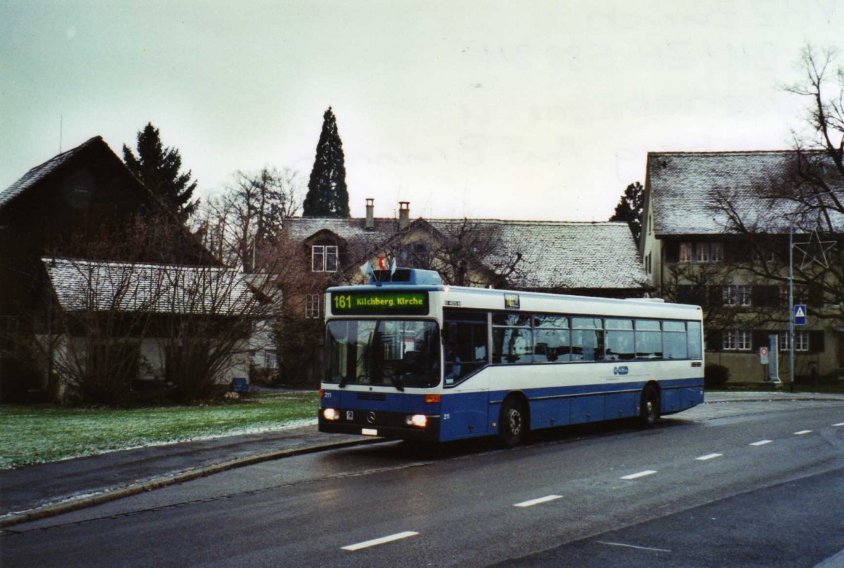 (123'019) - VBZ Z�rich - Nr. 211/ZH 588'211 - Mercedes am 13. Dezember 2009 in Kilchberg, Auf Brunnen