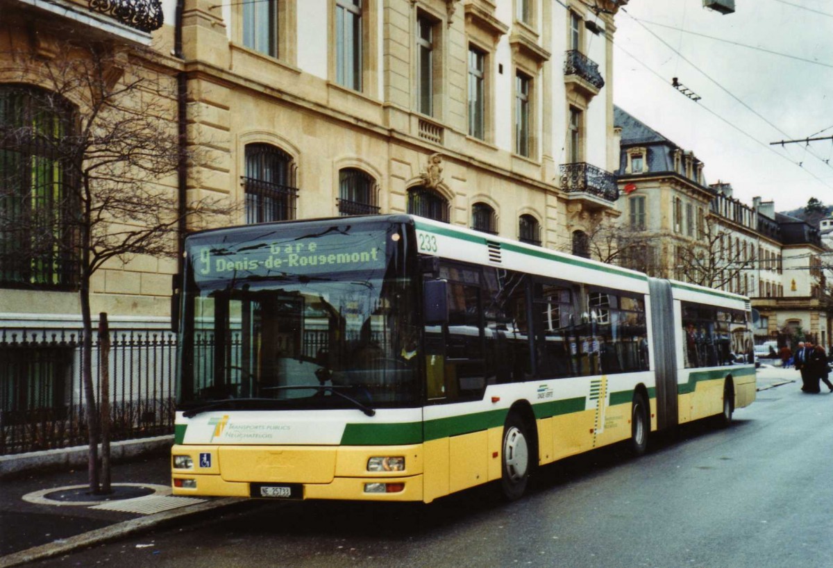 (123'330) - TN Neuch�tel - Nr. 233/NE 25'733 - MAN am 23. Dezember 2009 in Neuch�tel, Place Pury