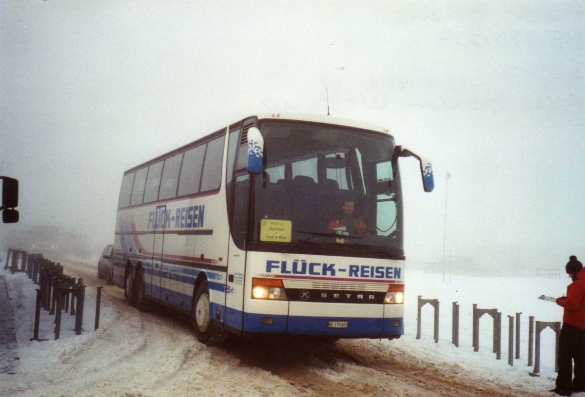(123'927) - Fl�ck, Brienz - BE 170'009 - Setra am 9. Januar 2010 in Adelboden, Weltcup