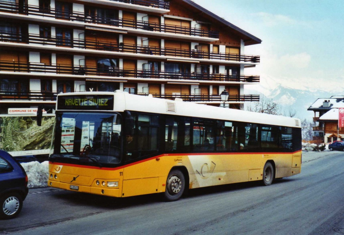 (124'631) - Lathion, Sion - Nr. 11/VS 205'403 - Volvo (ex Meier, Untersiggenthal Nr. 701) am 9. M�rz 2010 in Haute-Nendaz, T�l�