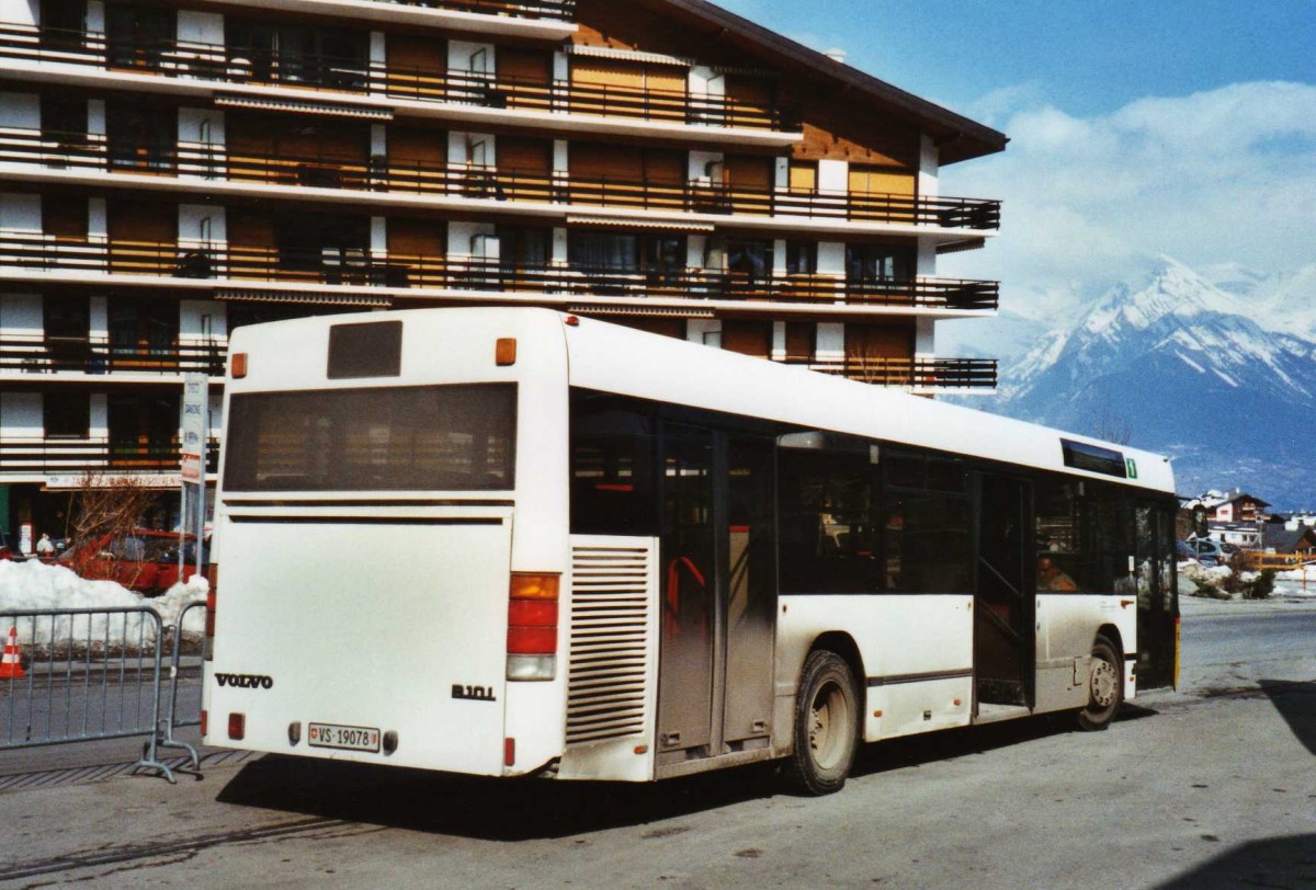 (124'703) - Lathion, Sion - Nr. 13/VS 19'078 - Volvo/Steyr (ex AHW Horgen Nr. 3; ex Vorf�hrfahrzeug) am 9. M�rz 2010 in Haute-Nendaz, T�l�