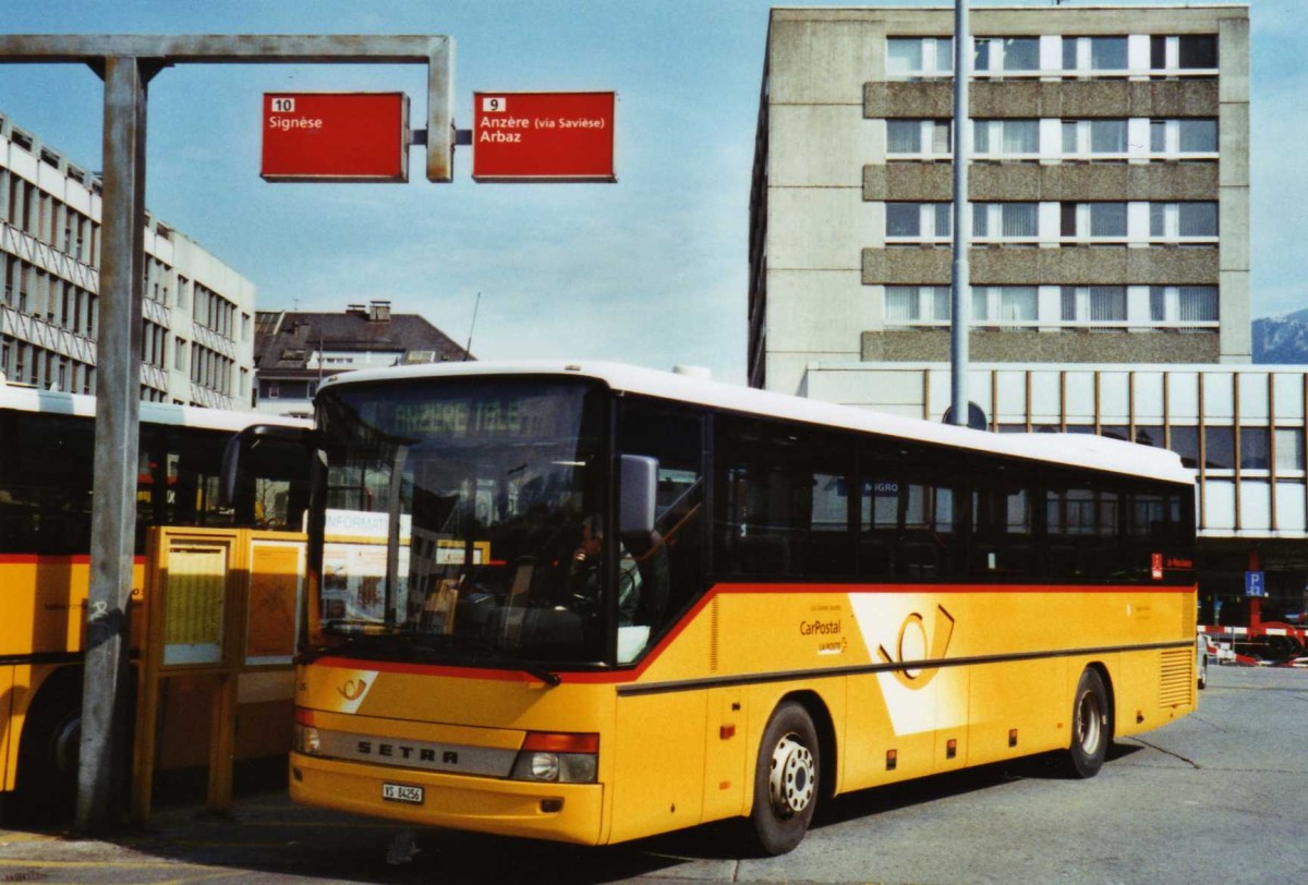 (124'705) - Buchard, Leytron - Nr. 256/VS 84'256 - Setra (ex Rey, Ayent) am 9. M�rz 2010 beim Bahnhof Sion