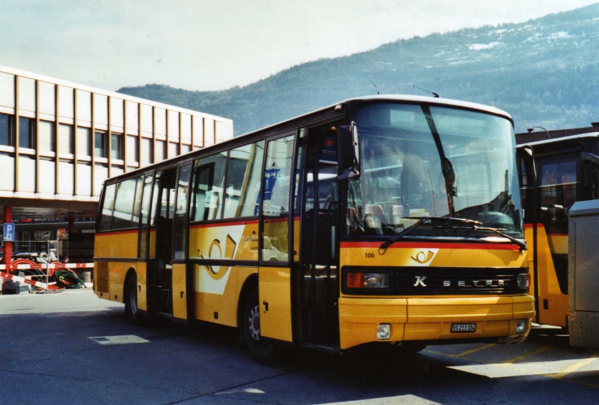 (124'711) - Buchard, Leytron - Nr. 100/VS 213'104 - Setra (ex PostAuto Wallis; ex P 25'094) am 9. M�rz 2010 beim Bahnhof Sion